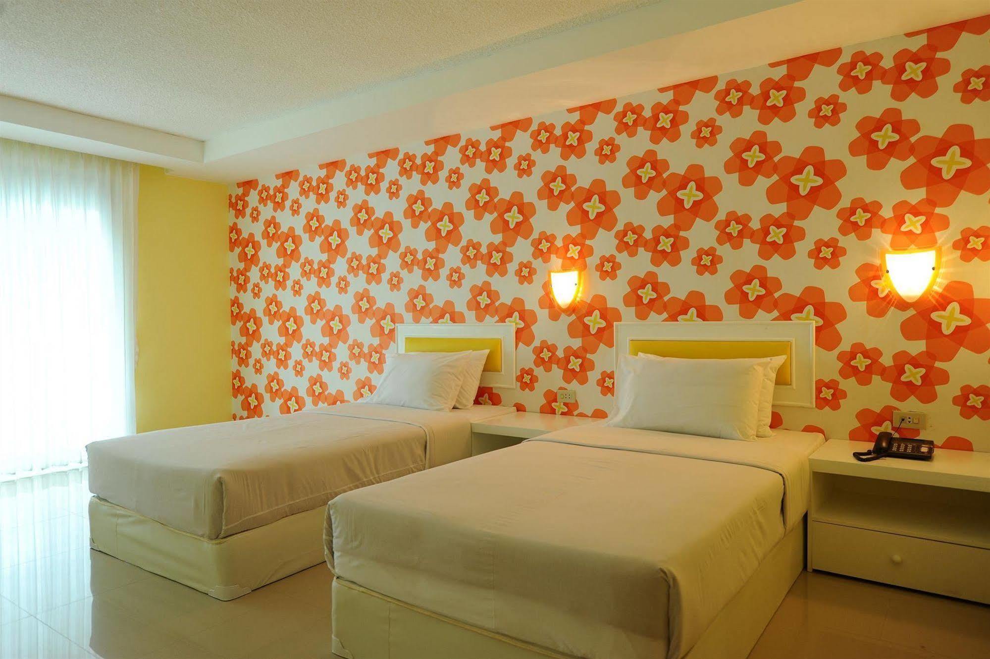 Angket Hip Residence Pattaya Exterior photo