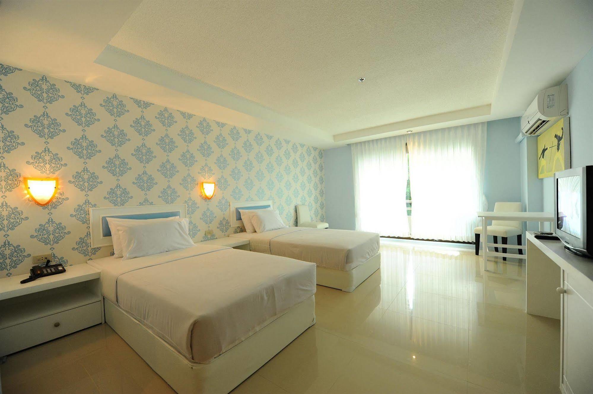 Angket Hip Residence Pattaya Exterior photo